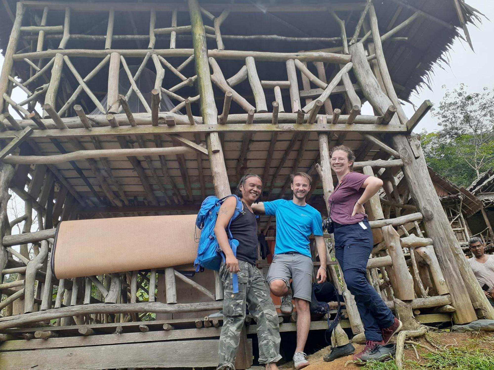 Jhony'S Backpacker-Guest House Only Stay Here Book Treking With Us Bukit Lawang Exterior foto