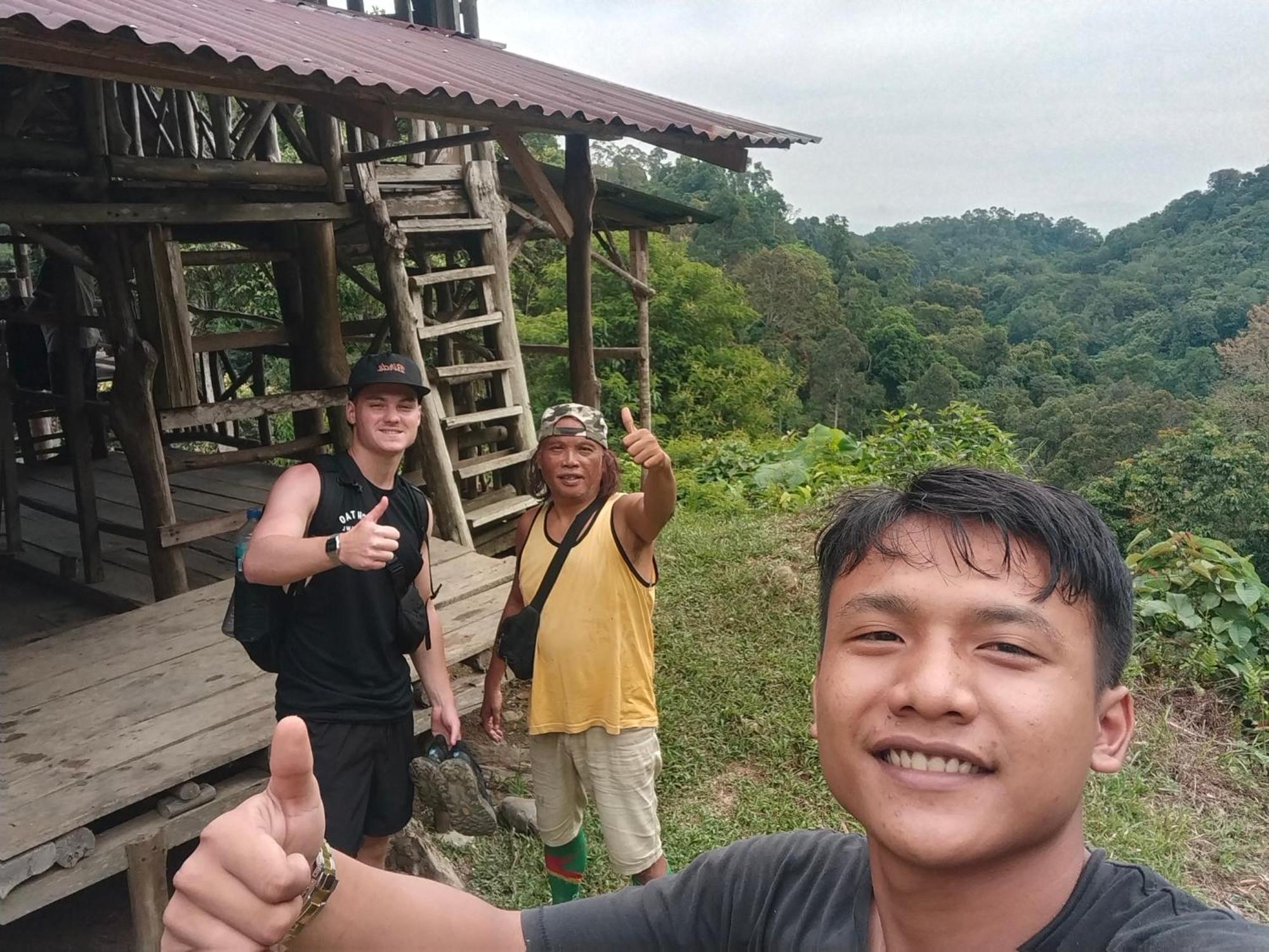 Jhony'S Backpacker-Guest House Only Stay Here Book Treking With Us Bukit Lawang Exterior foto