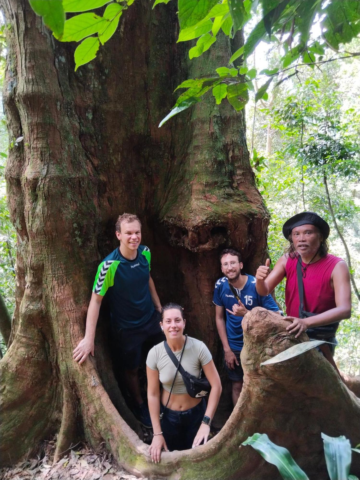 Jhony'S Backpacker-Guest House Only Stay Here Book Treking With Us Bukit Lawang Exterior foto
