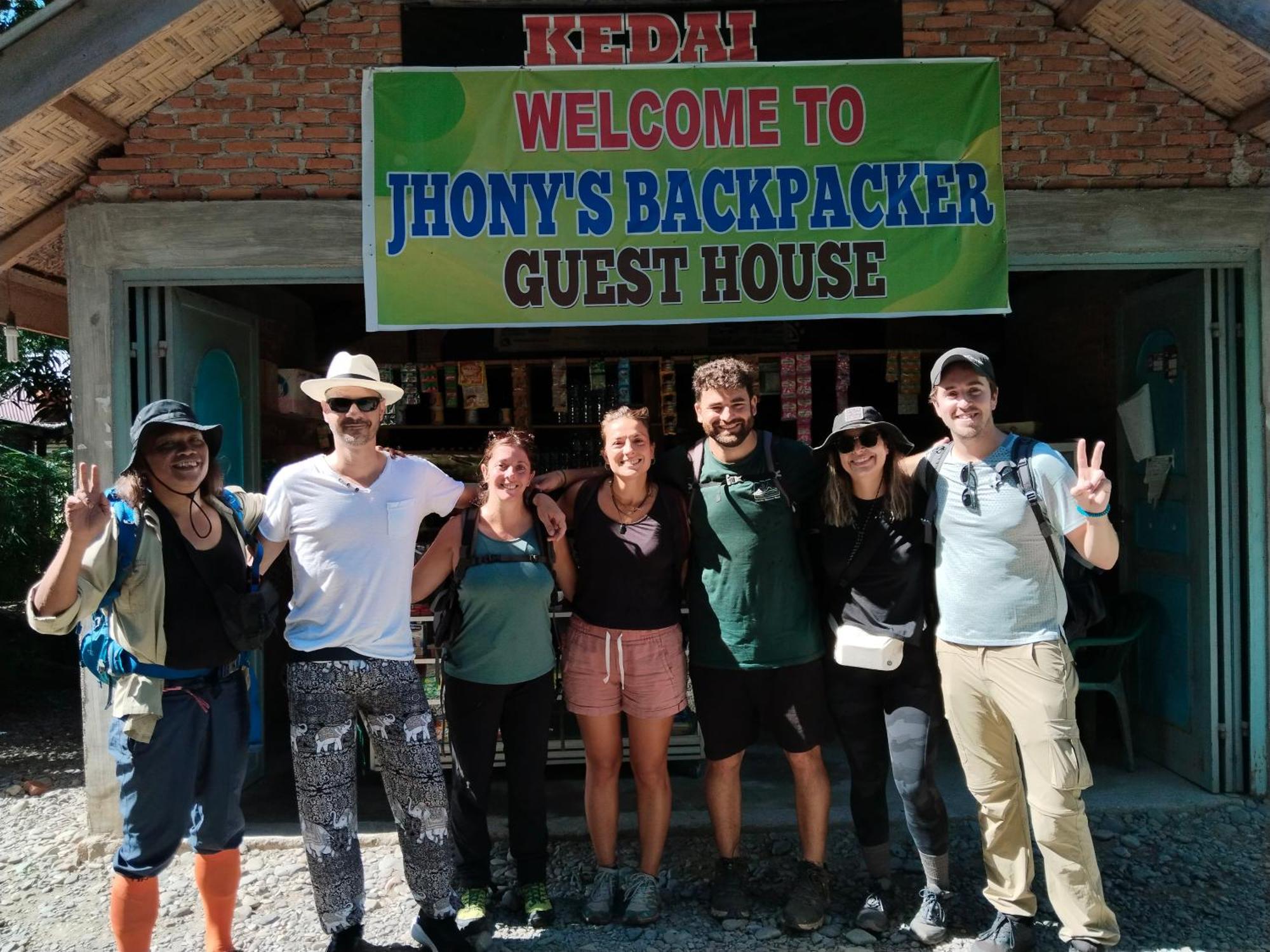 Jhony'S Backpacker-Guest House Only Stay Here Book Treking With Us Bukit Lawang Exterior foto