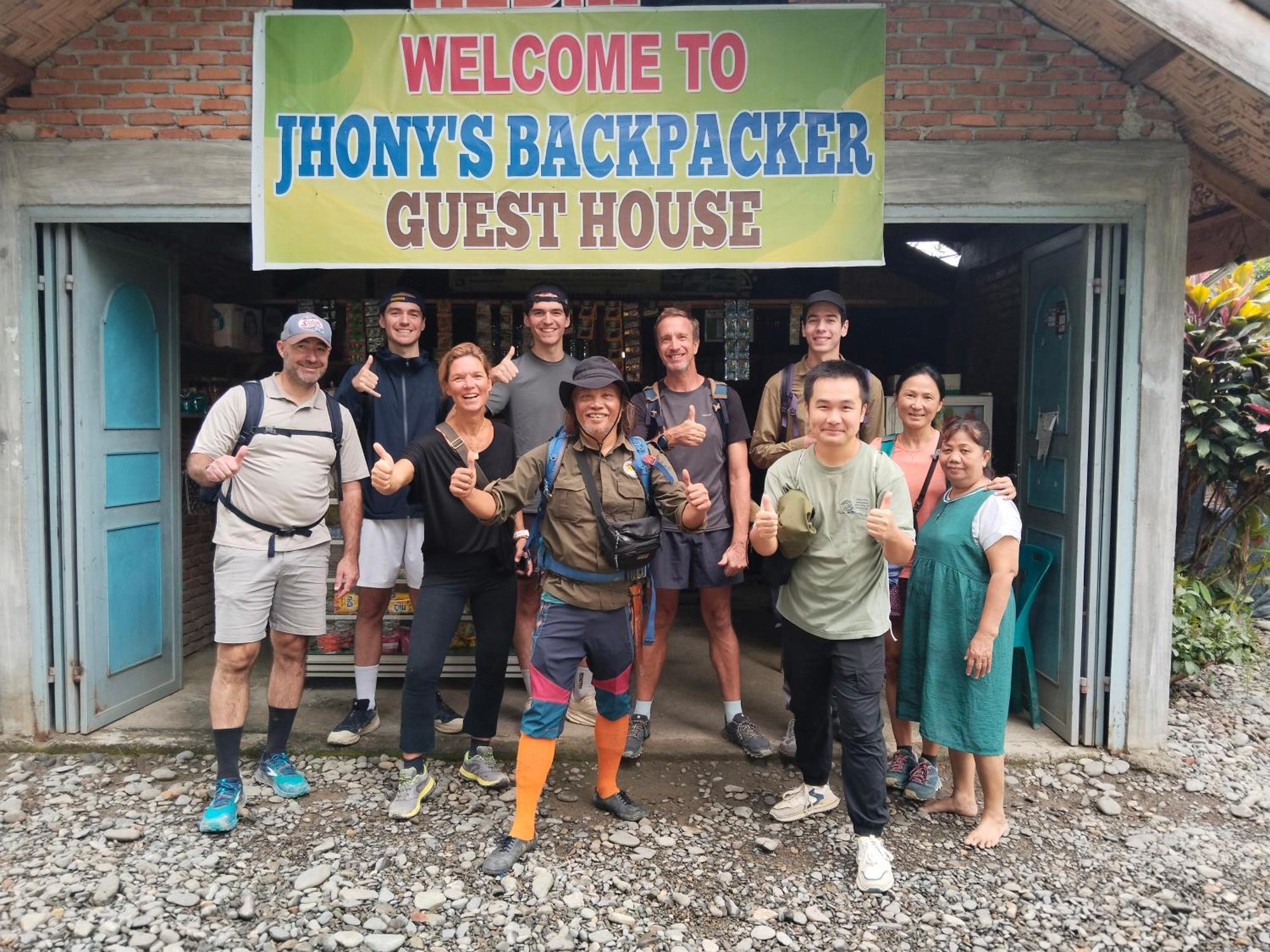 Jhony'S Backpacker-Guest House Only Stay Here Book Treking With Us Bukit Lawang Exterior foto