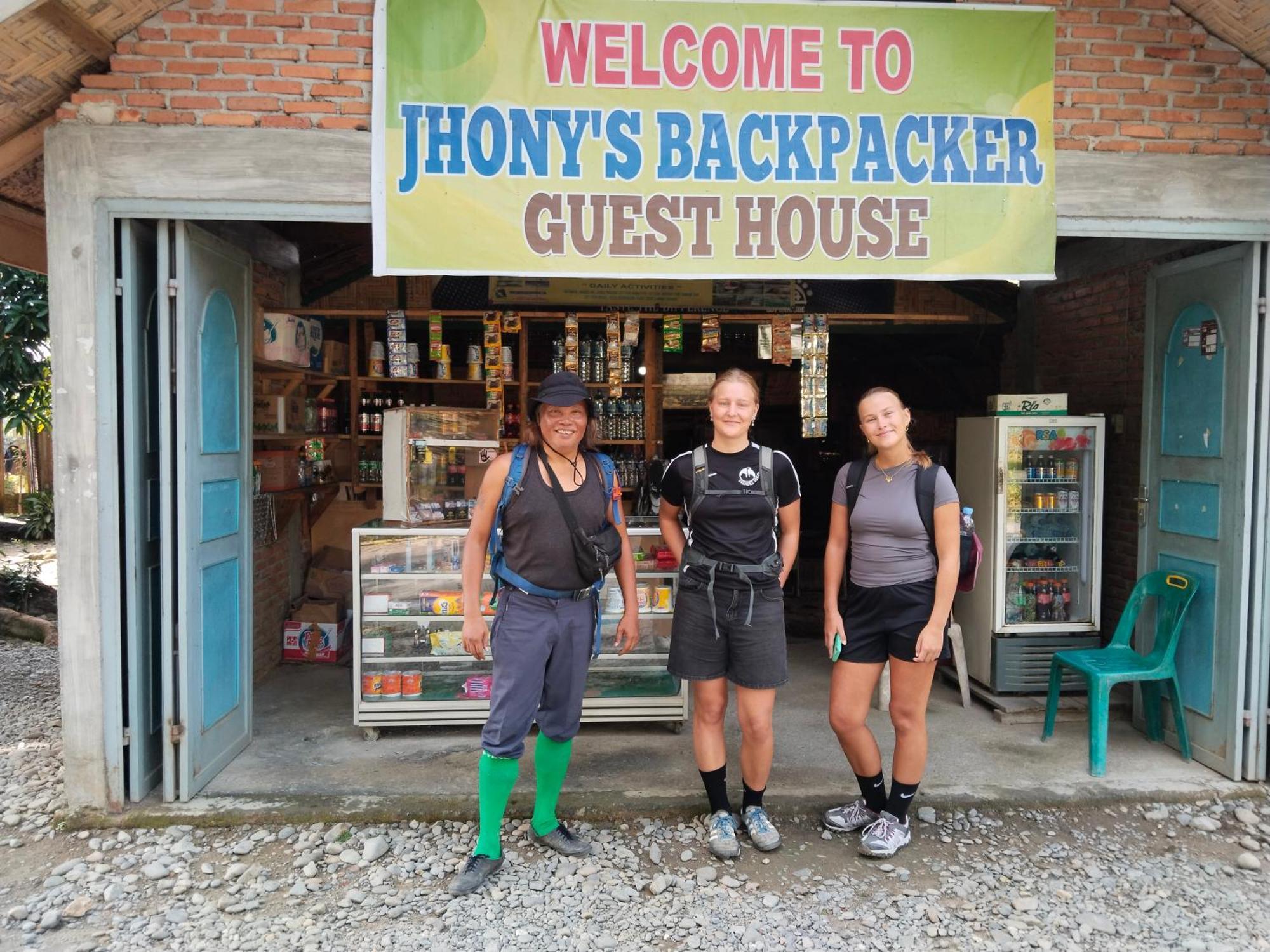 Jhony'S Backpacker-Guest House Only Stay Here Book Treking With Us Bukit Lawang Exterior foto