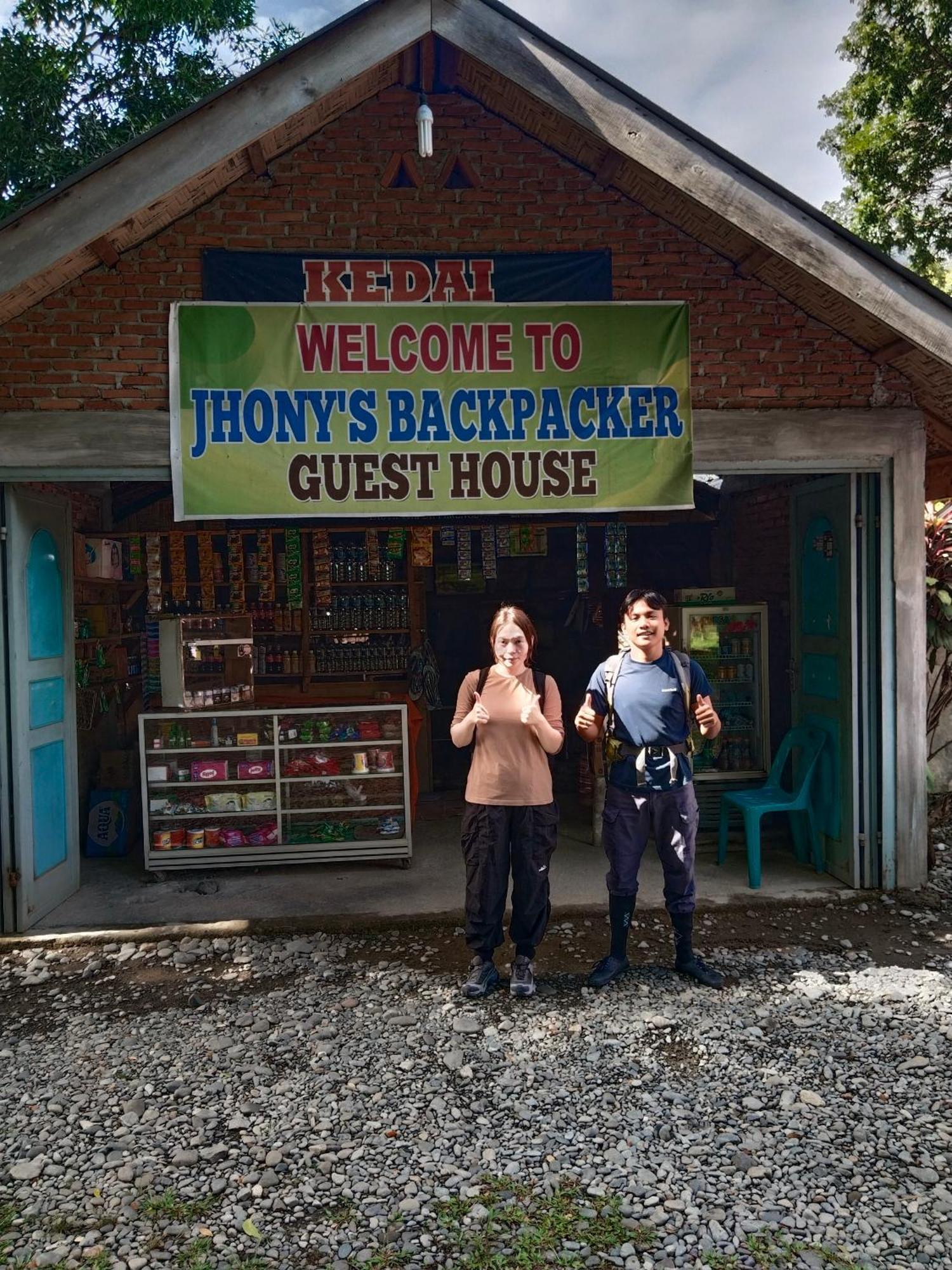 Jhony'S Backpacker-Guest House Only Stay Here Book Treking With Us Bukit Lawang Exterior foto